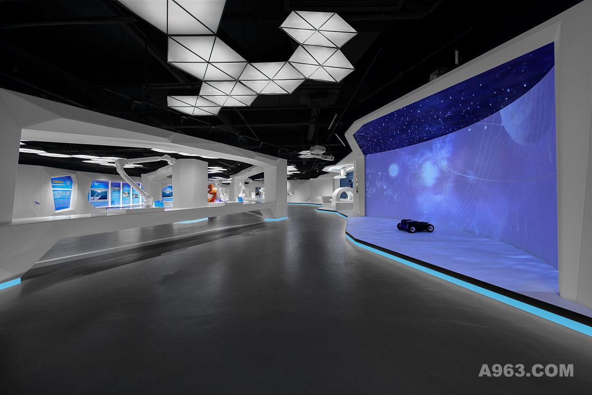 VR虚拟世界互动设计现实 -深圳安泽智能机器人