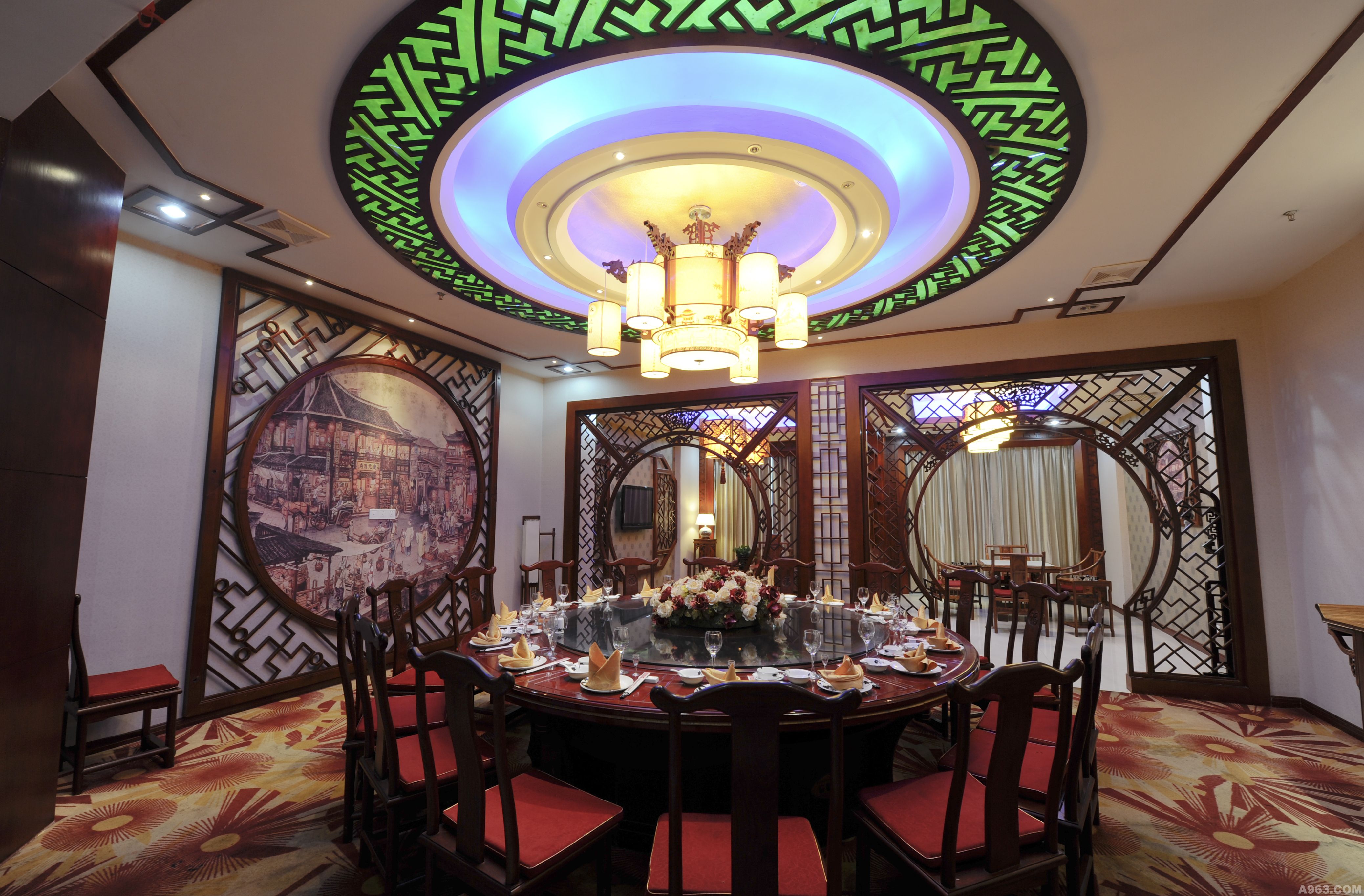 深圳市韵城装饰设计有限公司 中餐厅内各包厢均以当地名胜风景为概念